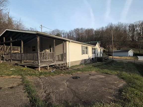 3rd image of 553 Dewey Ave