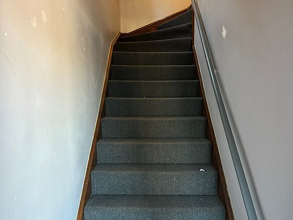 4th image of 2717 W Belmont Ave