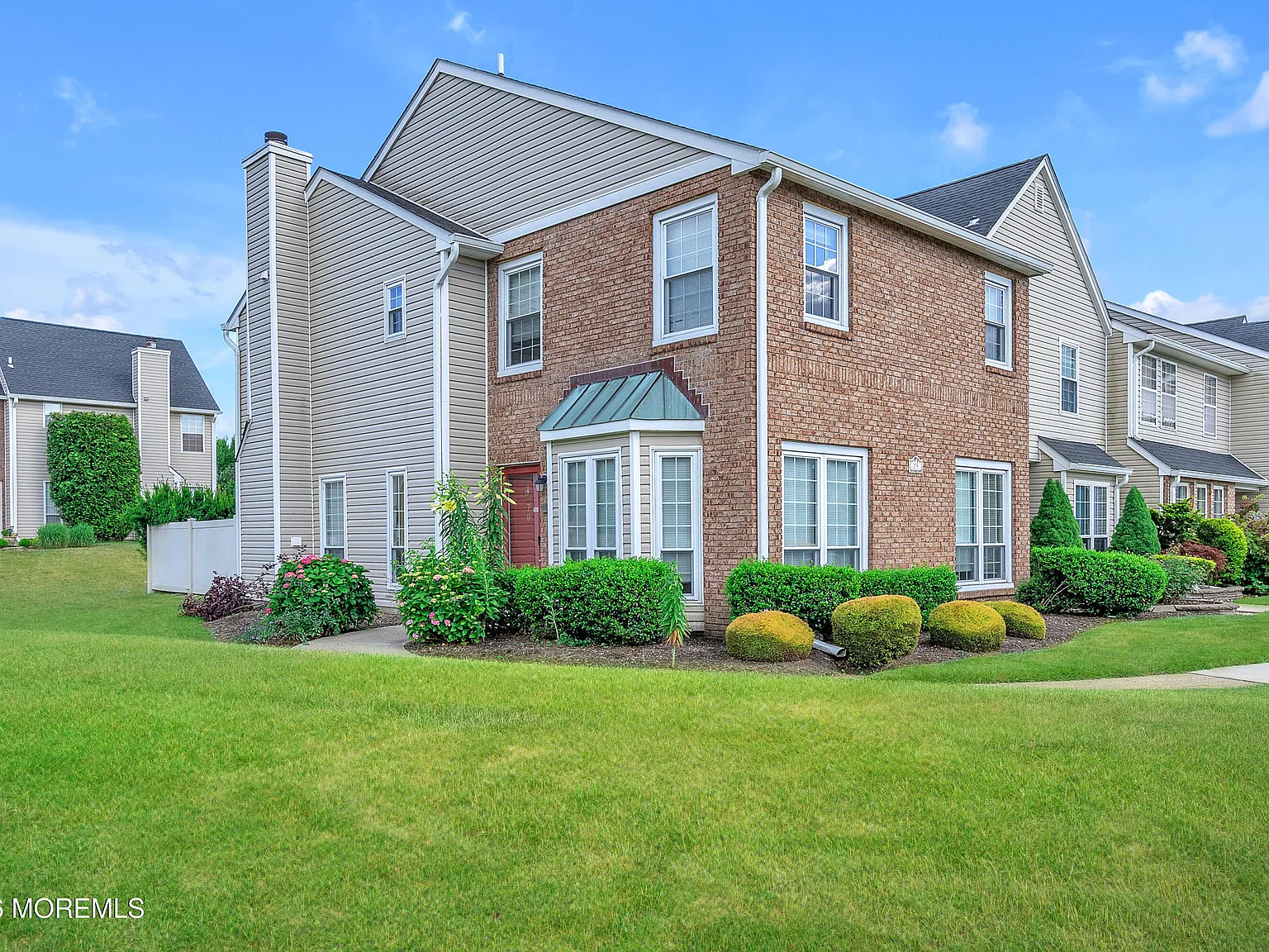 3 bed, 2.5 bath, 1868 sqft, $3,400 — Photo 1
