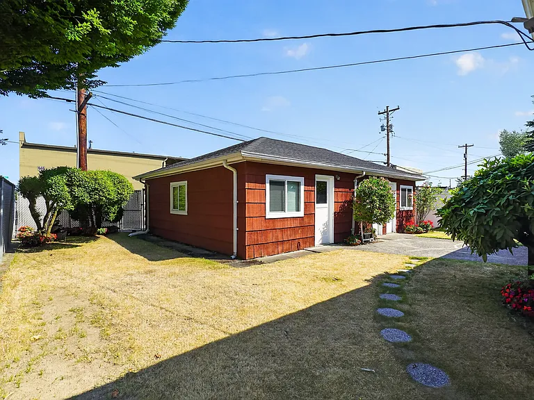 1553 Fir St — Photo 19