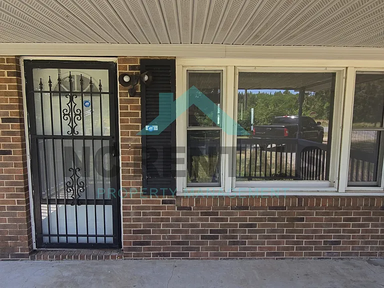 900 Greenwood Blvd — Photo 3