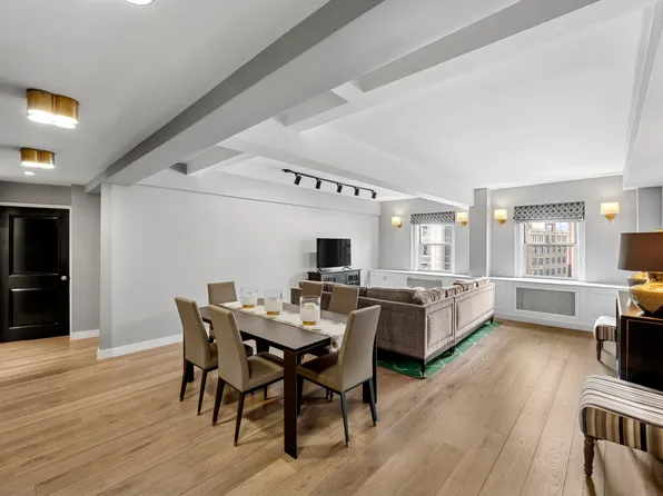 2166 Broadway 7B image 3 of 11