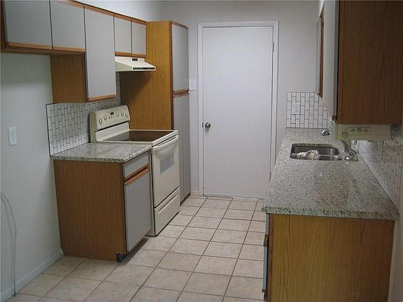 4th image of 2521 Lakeside Dr