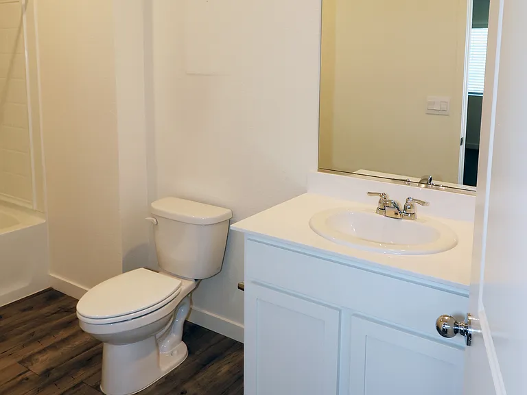 Second / guest bathroom