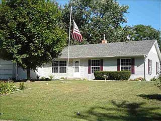 1st image of 23669 Forestview Ave