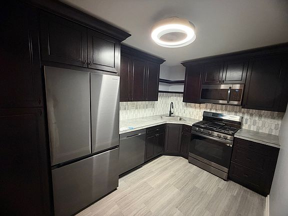 3rd image of 950 E Wilmette Rd Unit 121