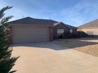 110 Willow Dr, Centerton, AR 72719