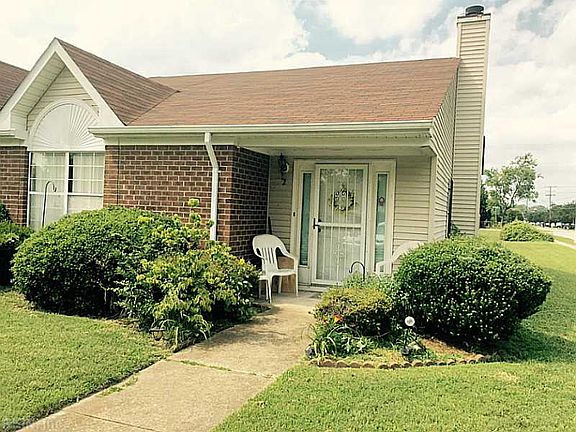 2nd image of 2 Holly Hill Ln