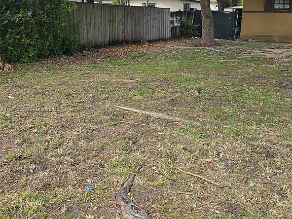 4th image of 6910 NW 5th Pl