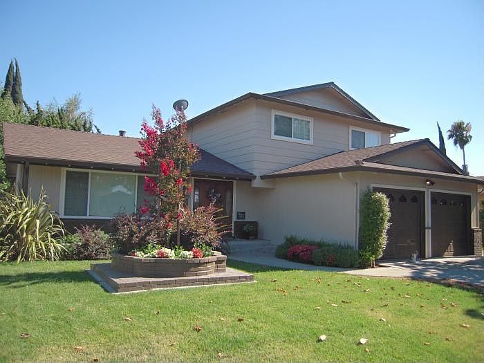 1st image of 2948 Beaufort Ave