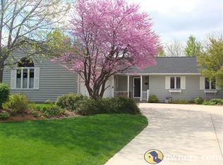 1385 James Cir, South Milwaukee, WI 53172