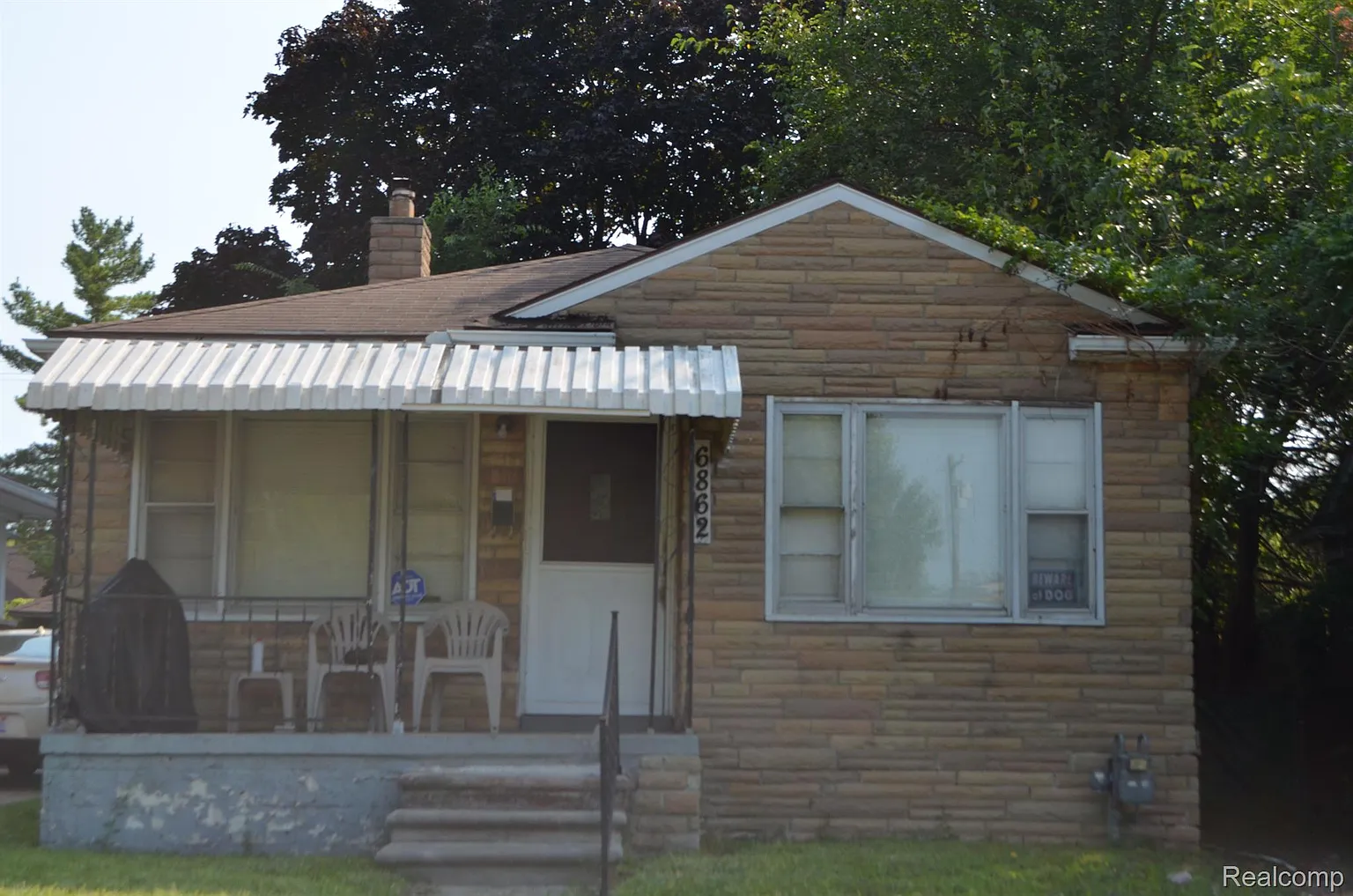 6862 Memorial Ave photo 1