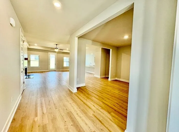 207 John Clift Cir — Photo 5