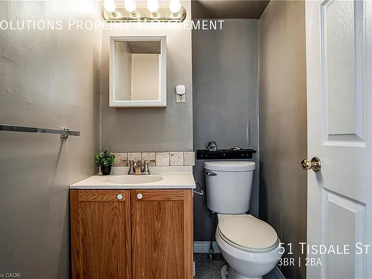 51 Tisdale St N — Photo 11