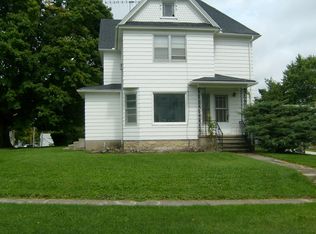 405 E Elm St, Sycamore, IL 60178