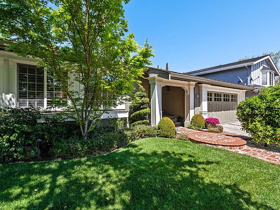 2nd image of 809 Buckwood Ct