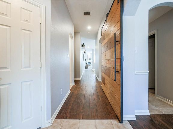 2nd image of 4672 Lance Leaf Dr