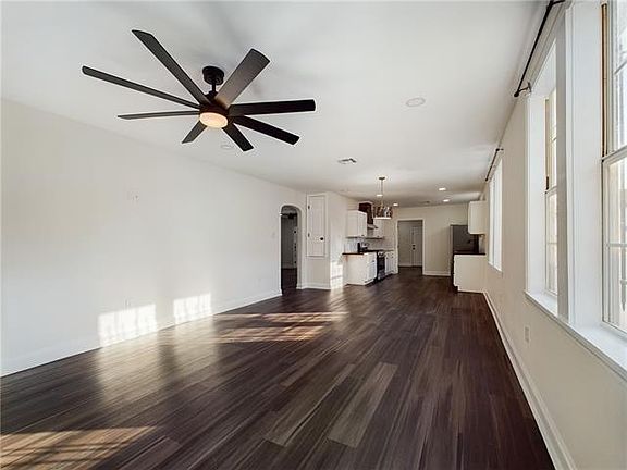 3rd image of 4114 N Robertson St