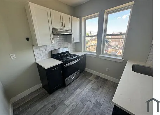 700 Chancellor Ave #302 — Photo 1
