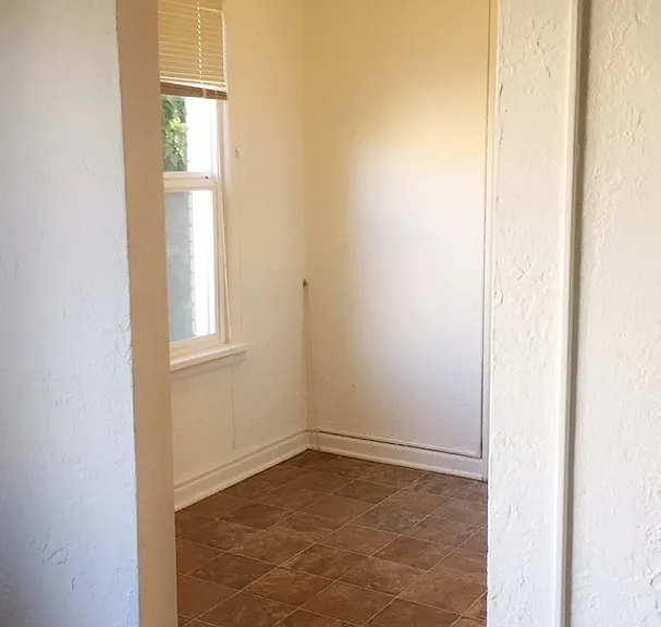 924 16th Ave — Photo 2