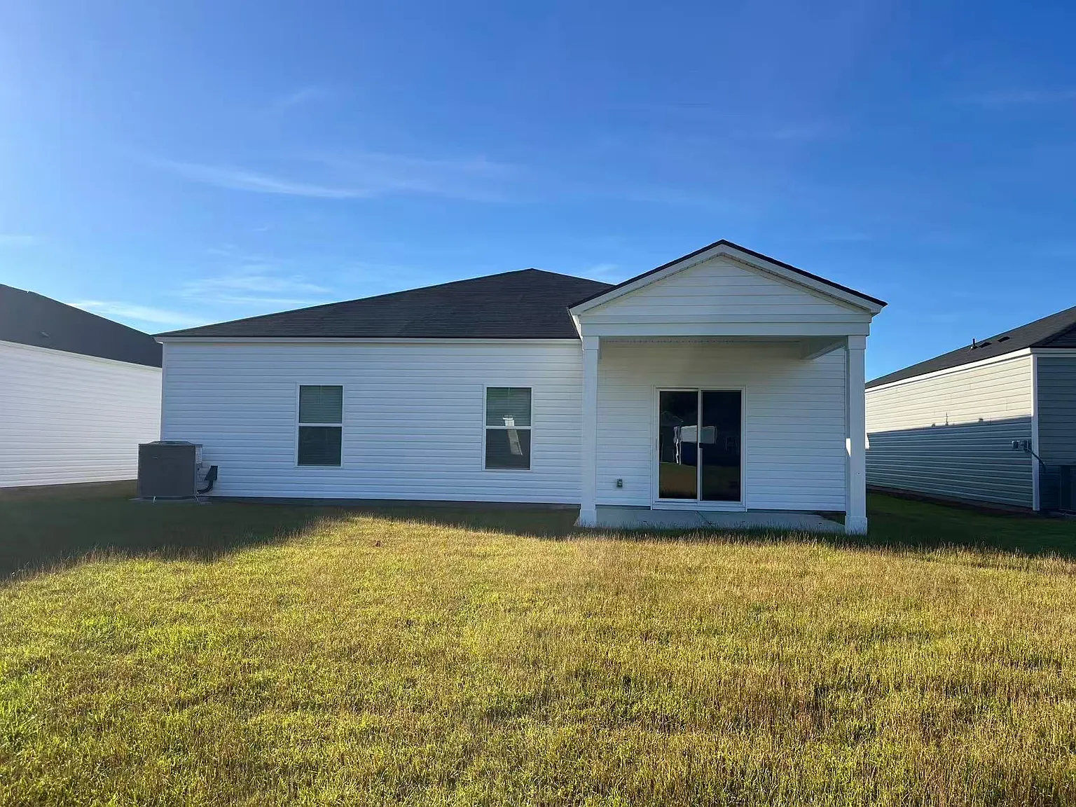 4 bed, 1819 sqft, $2,325 — Photo 3