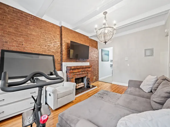 132 West 71st Street image 3 of 9