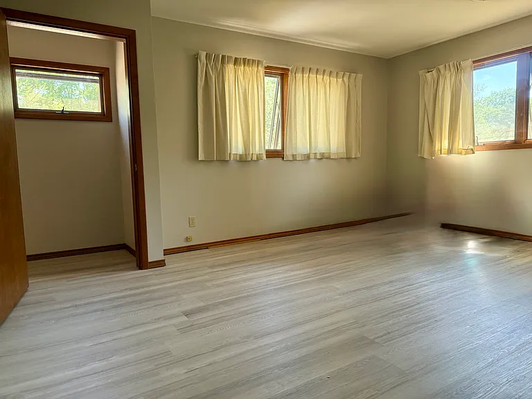 503 Hessel Blvd — Photo 51