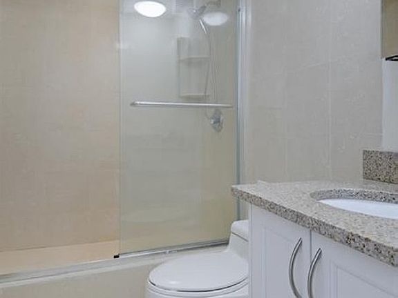 4th image of 330 E 38th St APT 54A