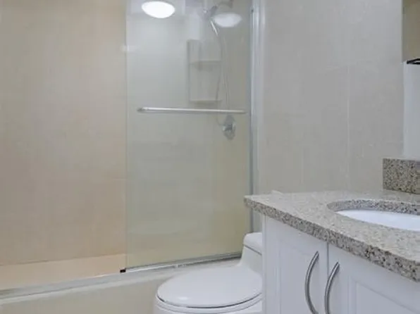 330 East 38th Street image 4 of 5