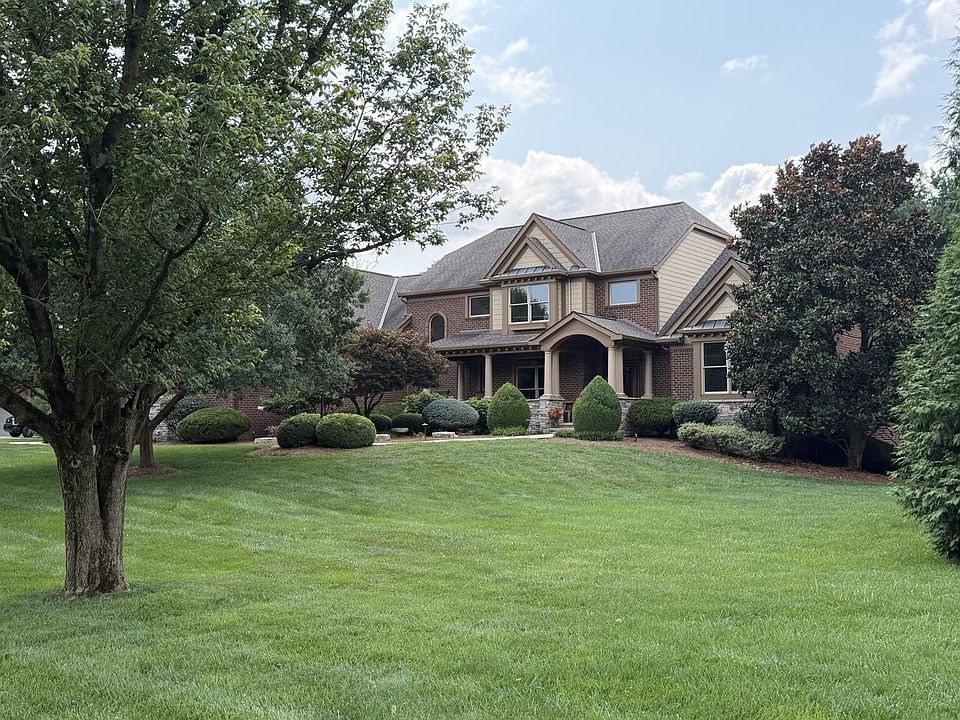 1st image of 908 Rosewood Dr