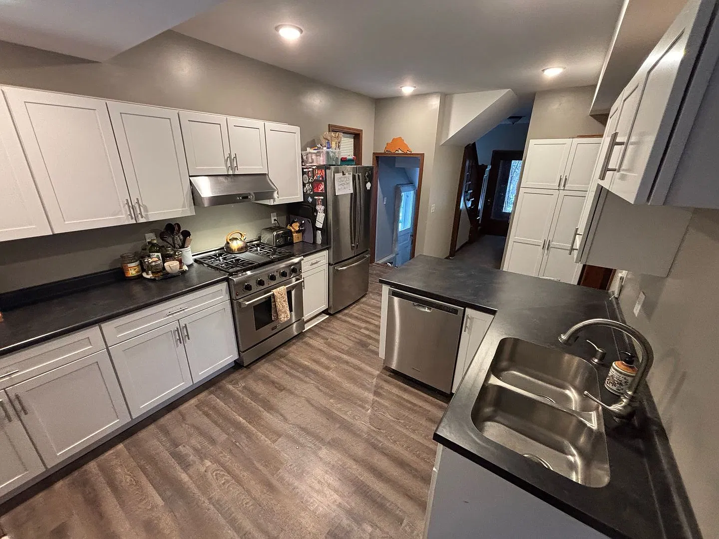 Duluth MN - Single Family Home - 4 Bed - 2 Bath - 2 Car Garage — Photo 2