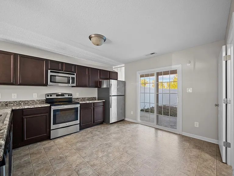 102 W Murrow Ln — Photo 8
