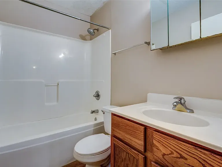 Scandia Woods Apartments — Photo 17
