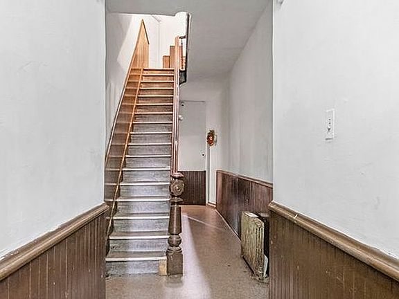 2nd image of 198 Jefferson St