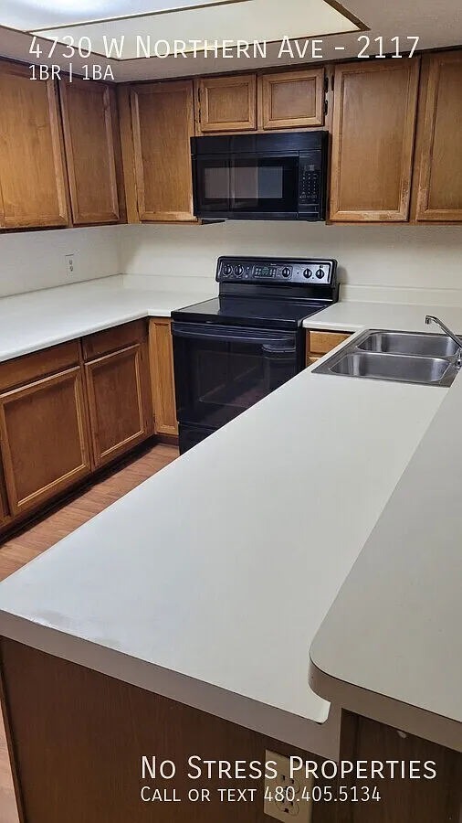 1 Bed With Den Condo off 47th Ave and Northern! — Photo 4
