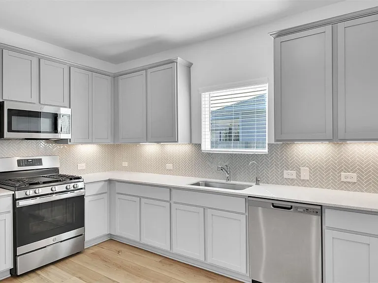 113 Greenthread Dr — Photo 6
