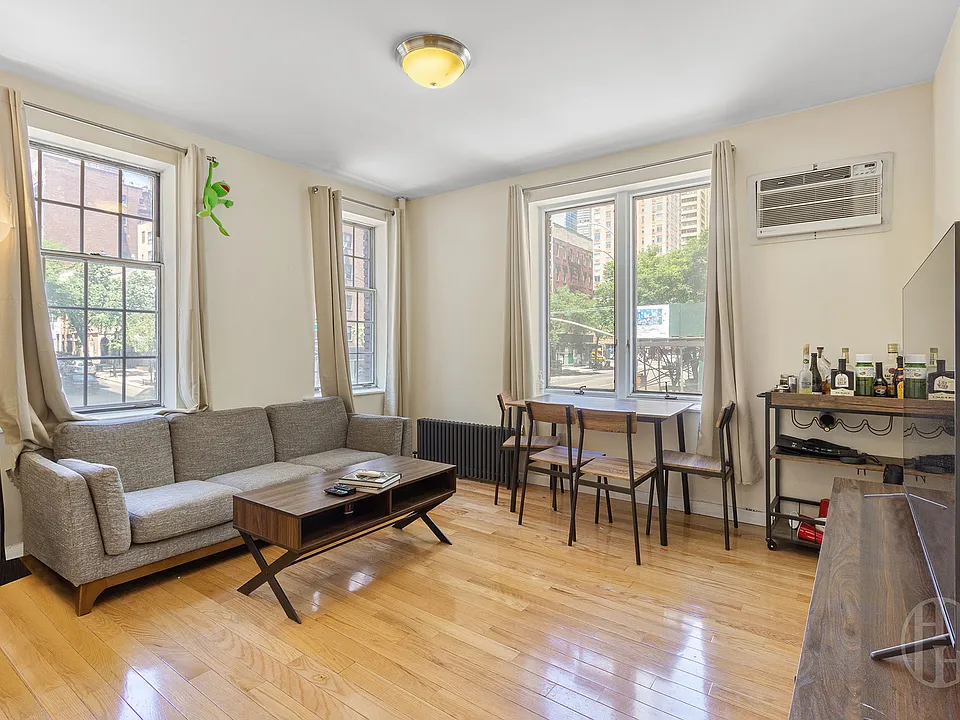 523 3rd Ave #1A