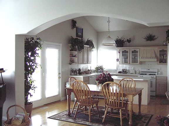 Spacious kitchen with lots of room