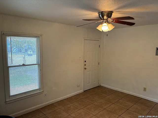 1406 Kendalia Ave #1 — Photo 9