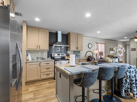 3rd image of 12770 Stricklands Landing Dr