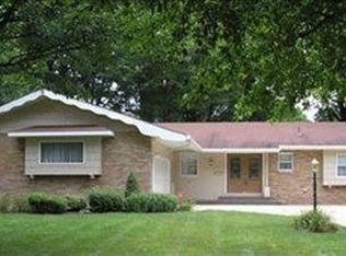 240 Heritage Ln, Cortland, OH