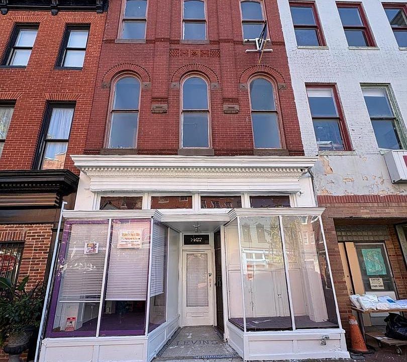 1st image of 1427 W Baltimore St
