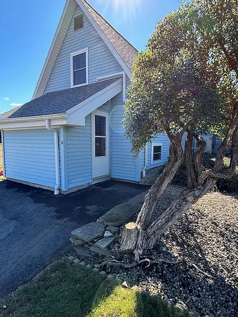 15 Searles Rd