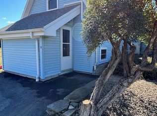 15 Searles Rd, Pomfret Center, CT 06259