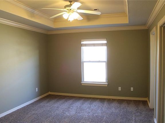 5th image of 1003 Oakwood Ln