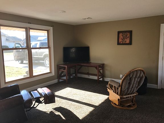 2nd image of 521 E Hackberry Blvd