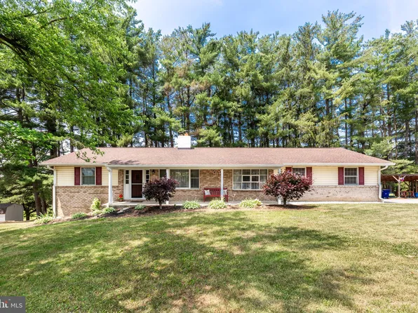 2114 Sterling Ct, Hampstead, MD 21074