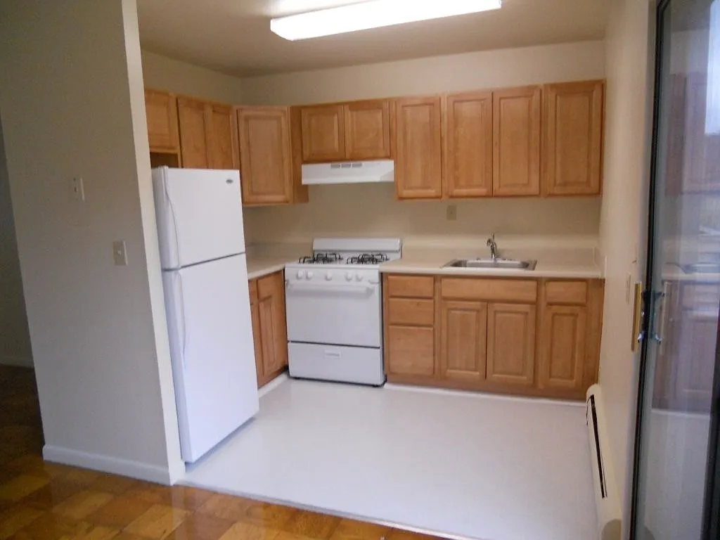 Village Park Apartments — Photo 2