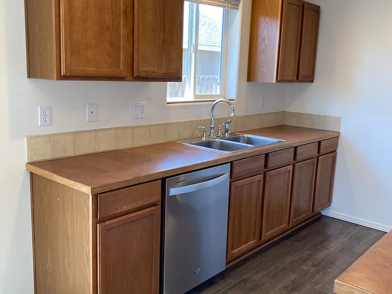 2501 NE 5th St — Photo 8
