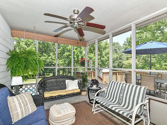5th image of 704 Countrywood Dr